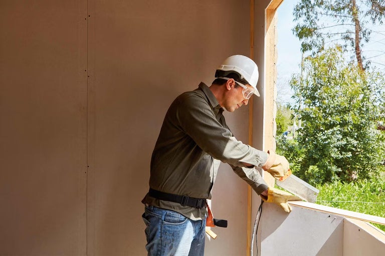 Renovace oken a dveří u zahradního domku