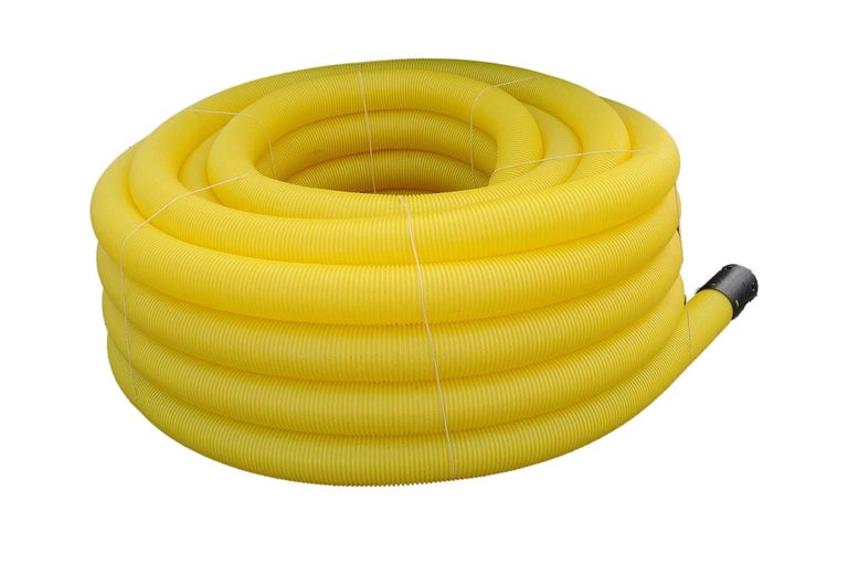 Žlutá drenážní hadice srolovaná