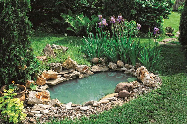 Jak založit plastové zahradní jezírko