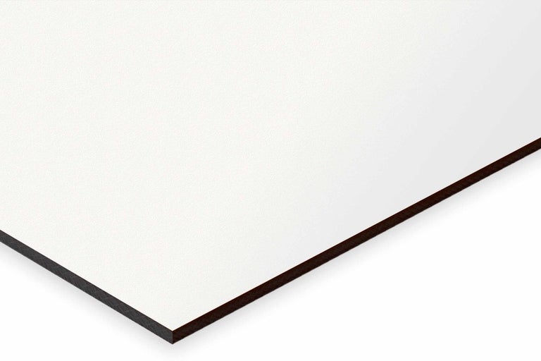 Dekorativní deska s hladkým povrchem