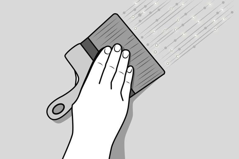 Ilustrace ruky, která štětcem upravuje povrch