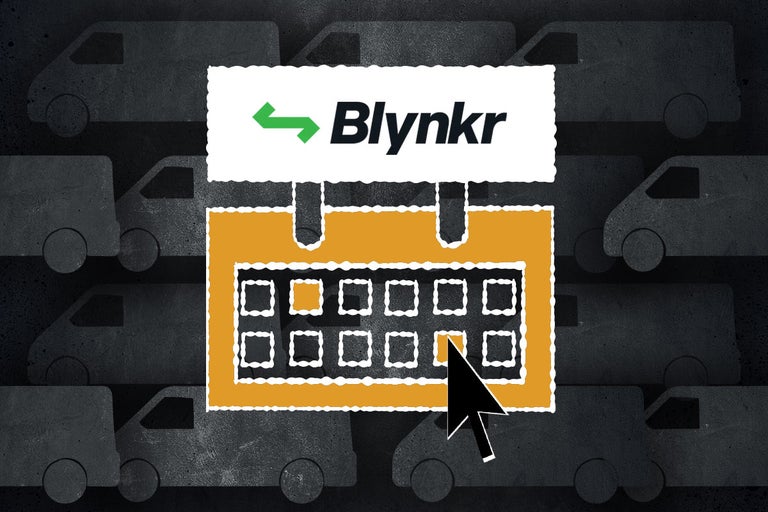 Logo Blynkr s kalendářem pro online rezervaci termínů a siluetami dodávek.