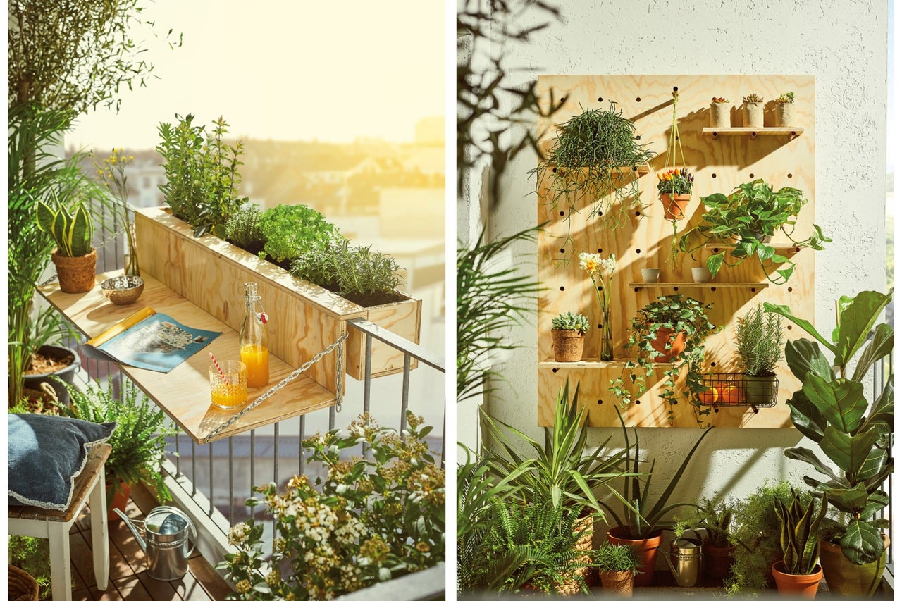 Upravený balkon s truhlíky, bylinkami, rostlinami a děrovanou stěnou