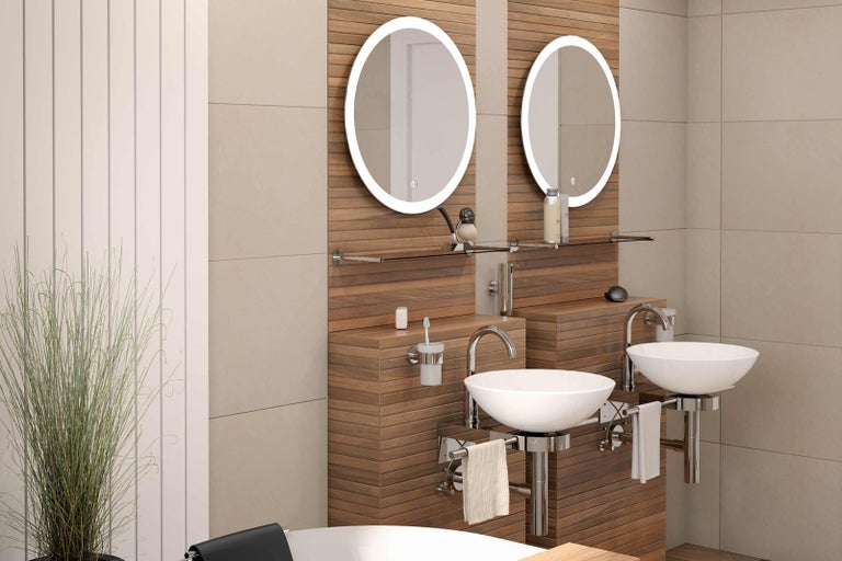 Světlá koupelna se dvěma umyvadly na desku, osvětlenými zrcadly a dřevěným obložením pro moderní design.
