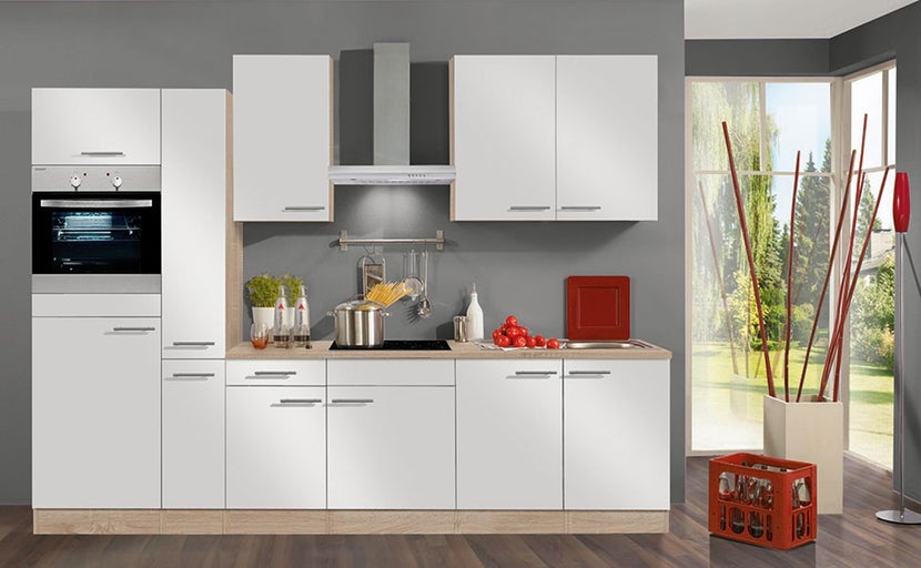 Kuchyňská linka s horními skříňkami, dřezem, sporákem a troubou