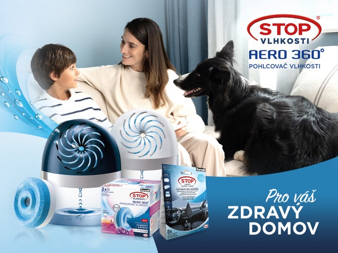Scéna s pohlcovači vlhkosti Ceresit, ženou, dítětem a psem na pohovce, propagovaná sloganem 'Pro zdravý domov'.