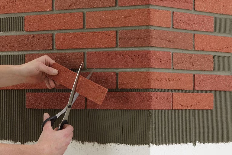 Pokládka cihlových obkladových pásků