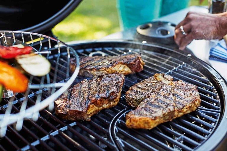 Steaky a zelenina na grilu
