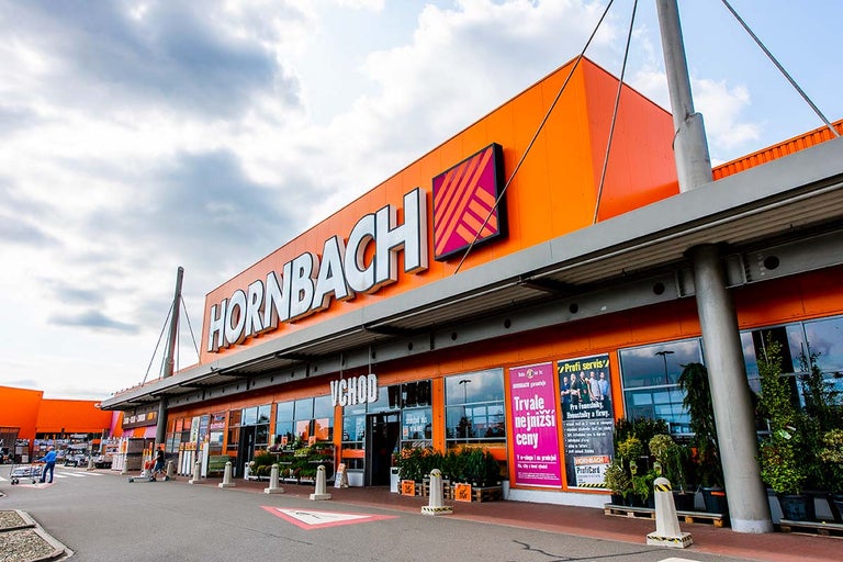 Exteriér budovy hobbymarketu Hornbach
