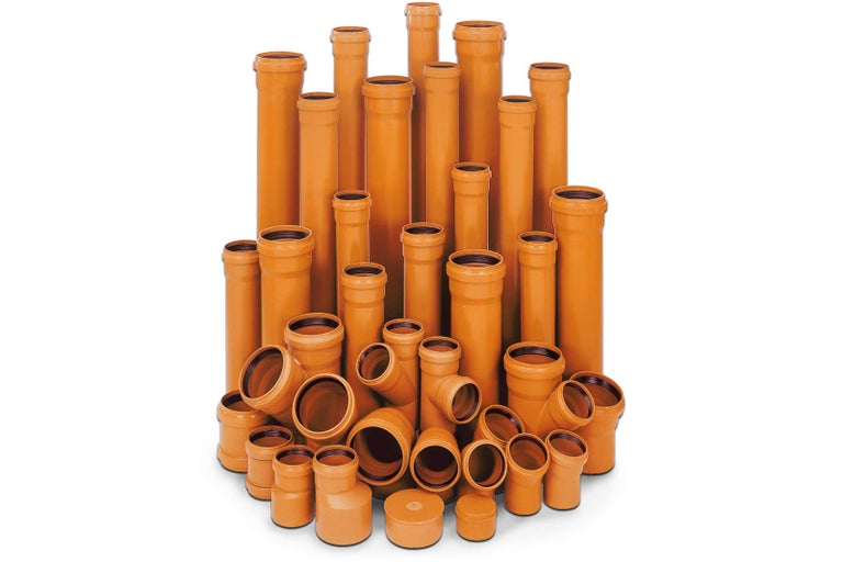 Různé plastové odpadní trubky a tvarovky