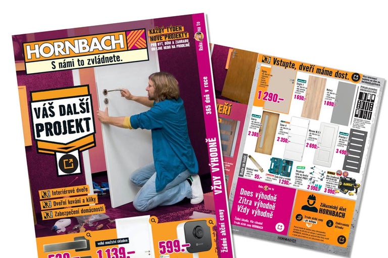 Hornbach leták zobrazující muže montujícího kliku, interiérové dveře, dveřní kování a nářadí s cenami.