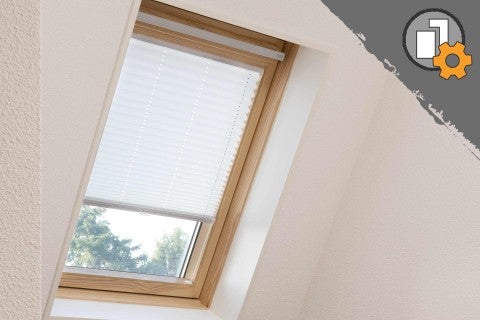 Střešní okno s plisovanou žaluzií pro ochranu soukromí a slunce