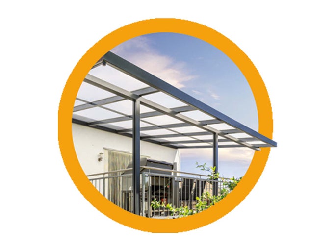 Terasa se zastřešením z kovu s transparentními panely