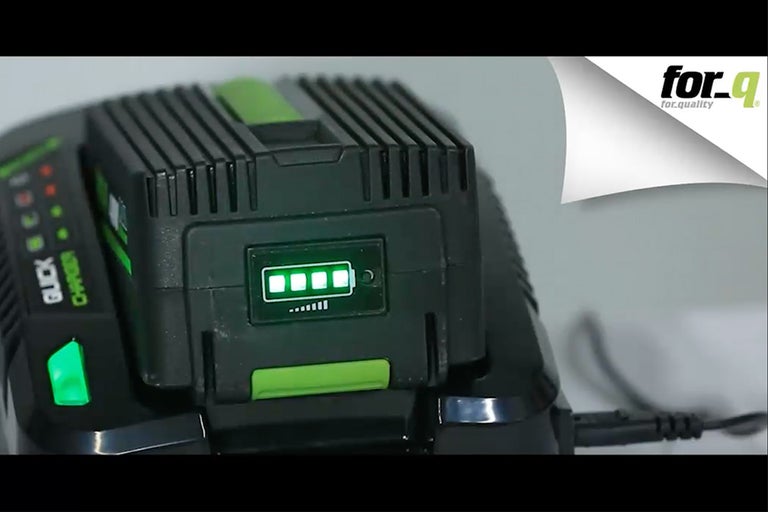 Nabíječka baterií s indikátorem stavu baterie