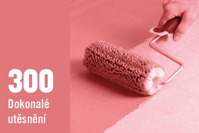 Váleček na barvu nanáší nátěr pro těsnicí práce