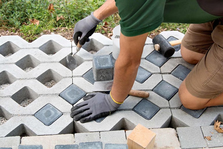 Jak položit zatravňovací dlažbu