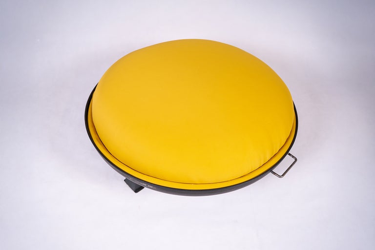 Kulatá sedací stolička s potahem