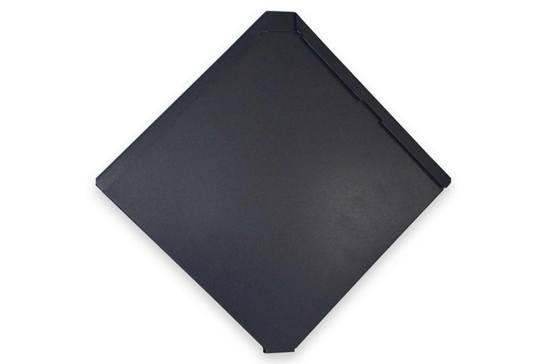 Čtvercová krycí deska z kovu