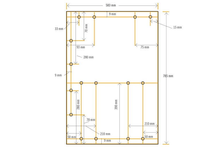 Rozměry police: šířka 583 mm a výška 785 mm.