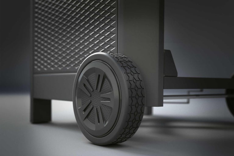 Detailní záběr grilu se zaměřením na kolo