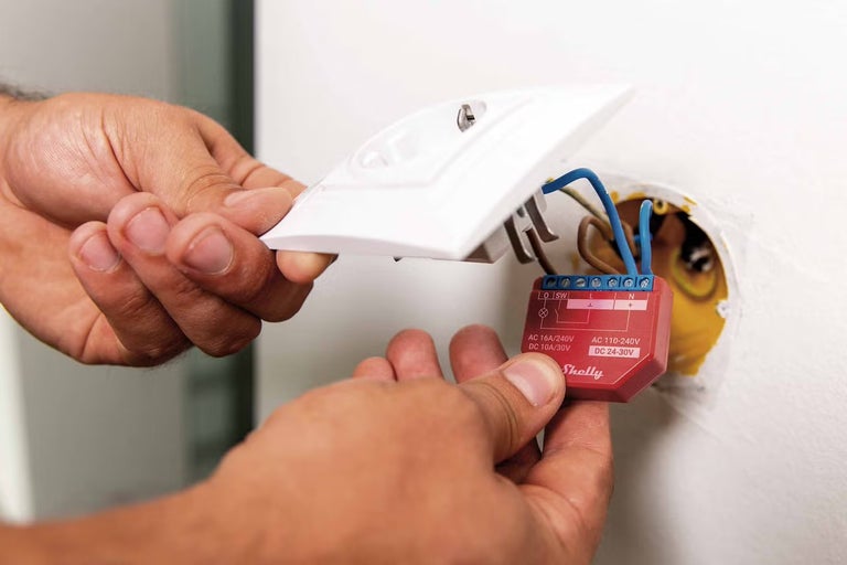 Instalace relé Shelly Smart Home za zásuvku