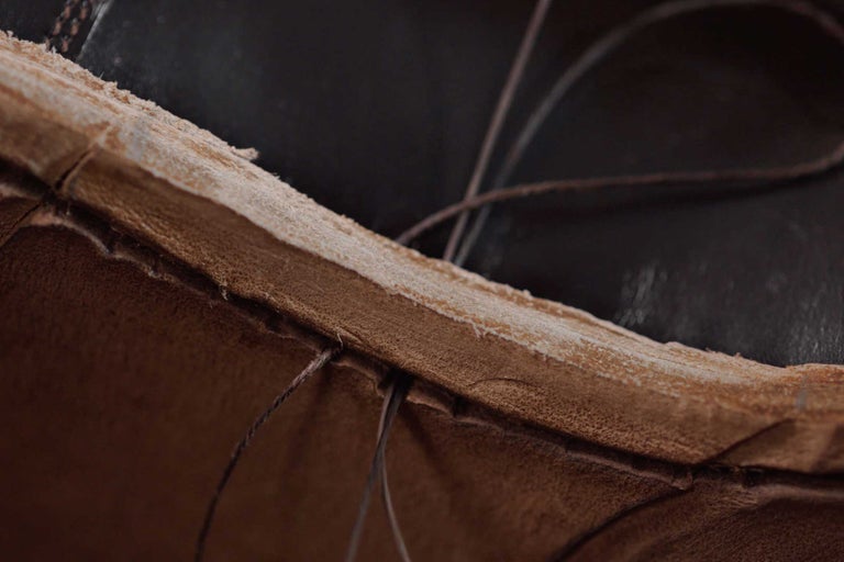 Detail kůže a nitě boty