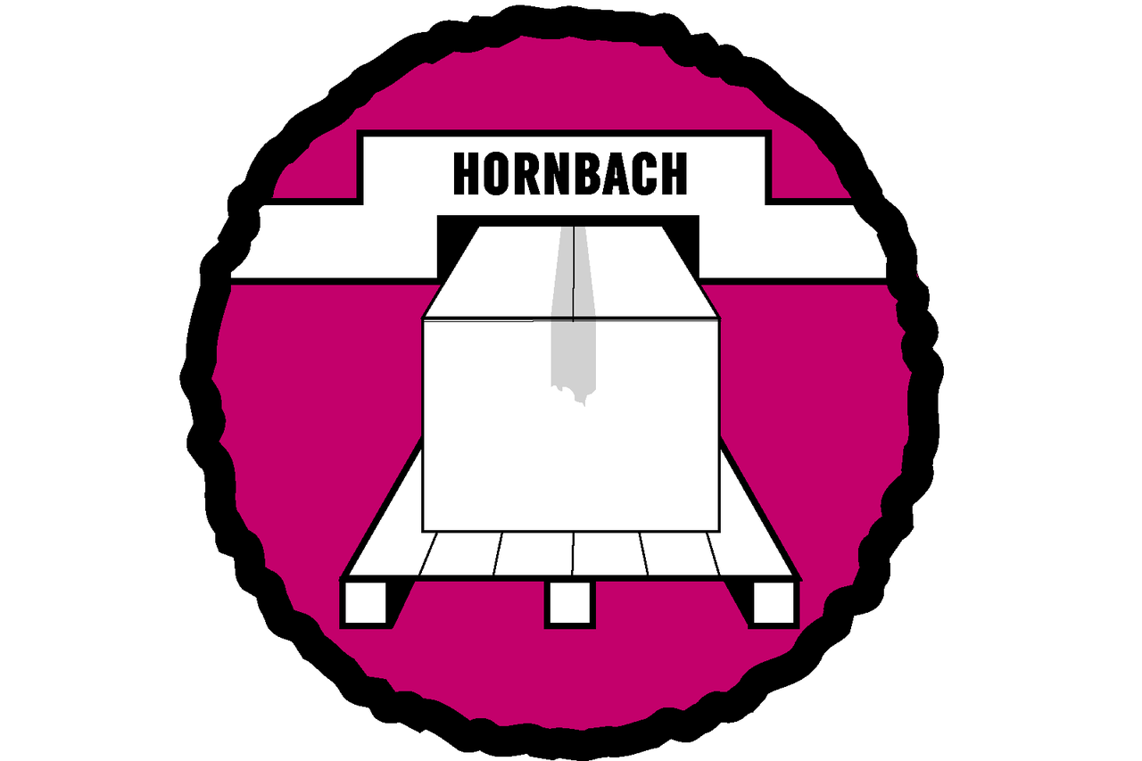 Logo Hornbach s balíkem na paletě