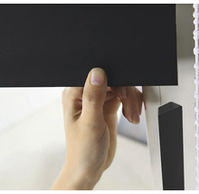 Montáž černé žaluzie