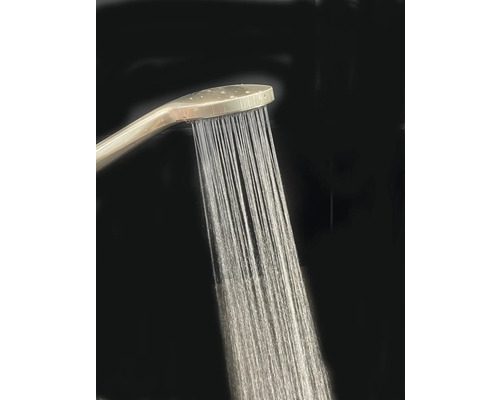 Ruční sprcha s tekoucí vodou