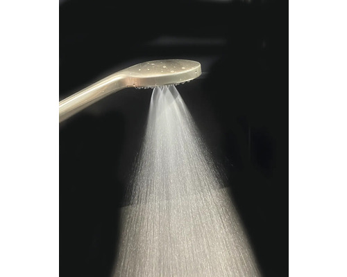 Ruční sprcha s tekoucí vodou