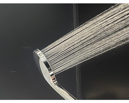 Ruční sprcha s tekoucím proudem vody