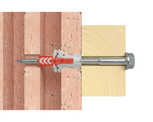 Upevnění šroubu s hmoždinkou do cihlové zdi a kusu dřeva