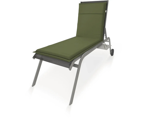 Zahradní lehátko se zeleným potahem a kolečky