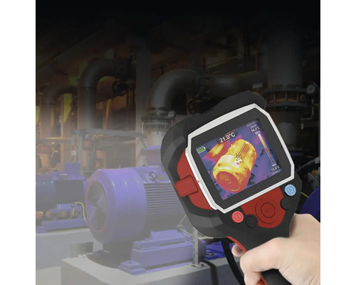 Termokamera používaná k měření teploty motoru