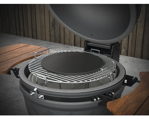 Otevřený keramický gril s grilovacím roštem a odkládacími stolky