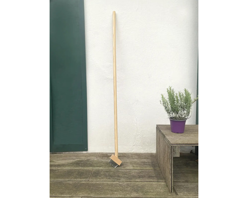 Kartáč na spáry s dřevěnou násadou na čištění spár dlažby