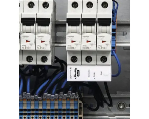 Jističe s kabeláží v rozvaděči