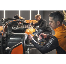 Aku příklepová vrtačka DeWalt McLaren DCD85MM2T-QW 18V včetně 2x aku 18V XR 4,0Ah, nabíječky a kufru TSTAK
