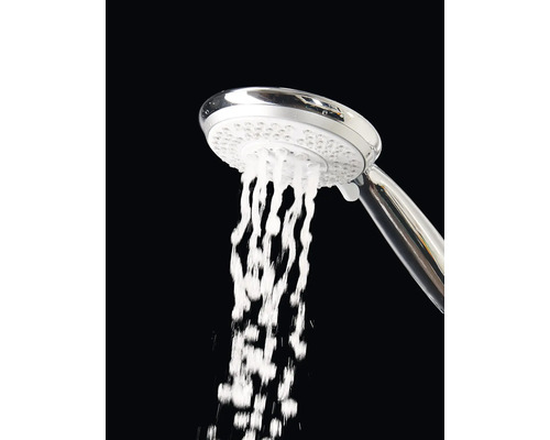 Ruční sprcha s proudem vody v provozu