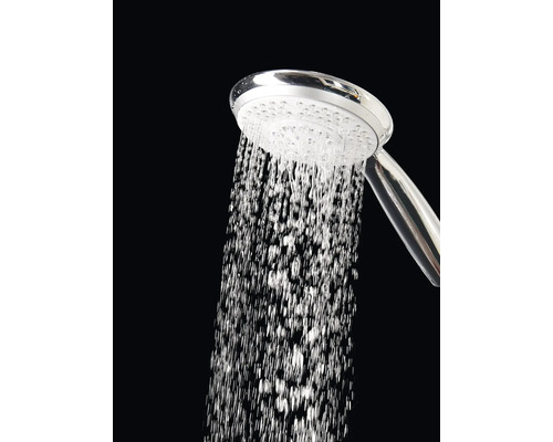 Sprchová hlavice s proudem vody