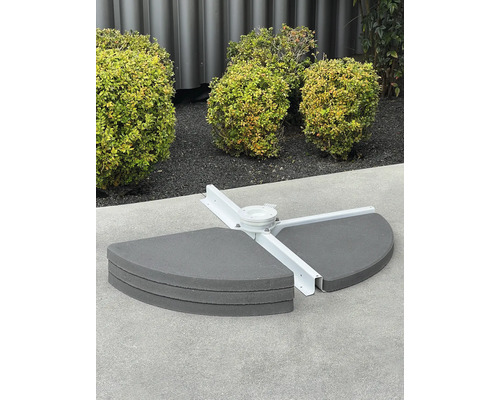 Stojan na slunečník s půlkruhovými závažími