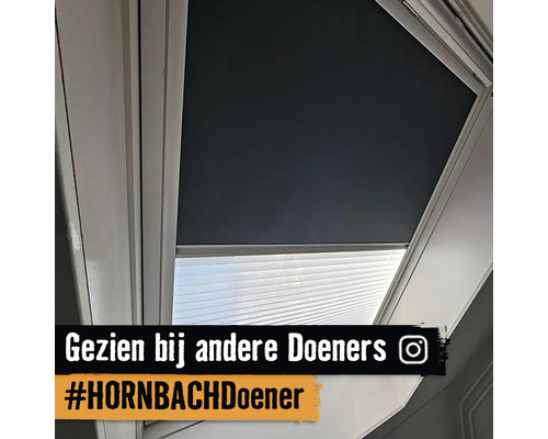 Střešní okno s roletou a plisovanou žaluzií pro ochranu proti slunci