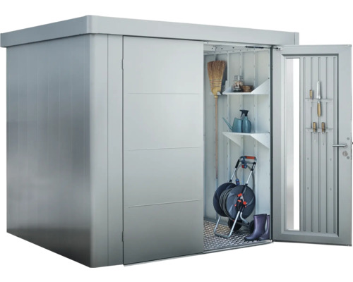 Zahradní skříň s posuvnými dveřmi a otevřenými dveřmi s nářadím, policemi a zahradními doplňky