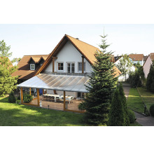 Dům s terasovým přístřeškem a zahradou