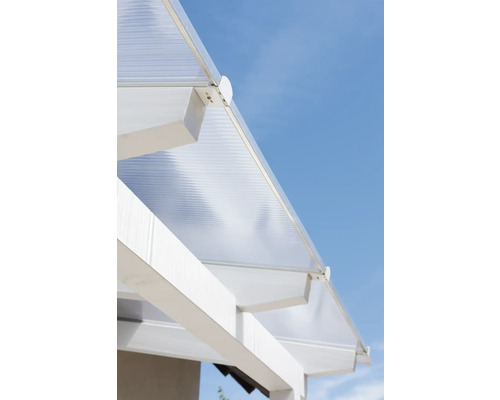 Detail terasového zastřešení s polykarbonátovými deskami