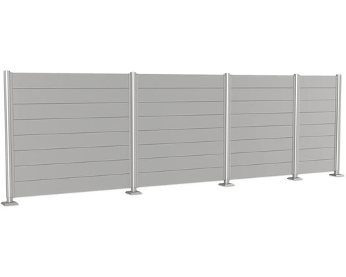 Zástěna s vodorovnými panely a kovovými sloupky