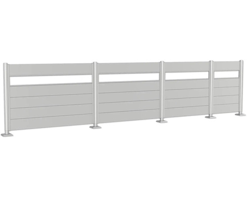 Zahradní plot z kovu a dřeva