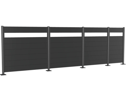 Tmavě šedý plot pro ochranu soukromí s vodorovnými lamelami a sloupky