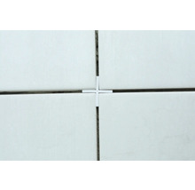 Dlaždice s křížkem pro rovnoměrné spáry