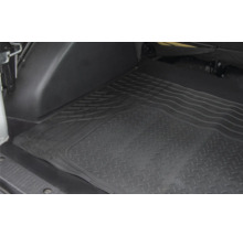 Černá gumová podlahová rohož do interiéru vozidla s vroubkovaným vzorem